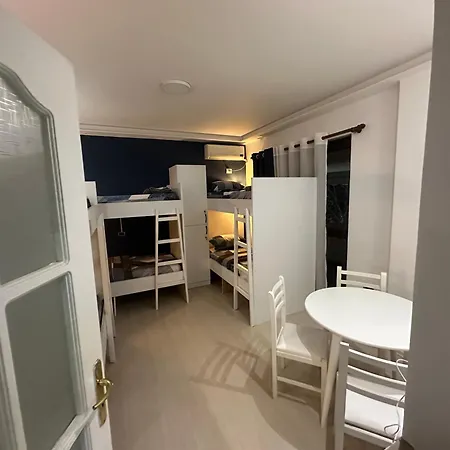 Blloku Vibes Hostel Tirana