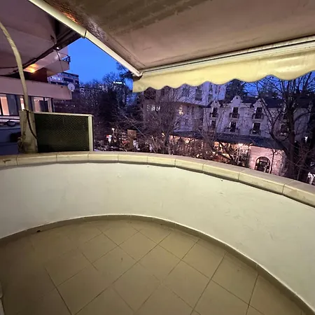 Blloku Vibes Hostel Tirana