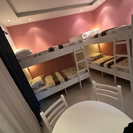 Hostel Blloku Vibes Tirana
