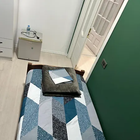 Blloku Vibes אכסניה *