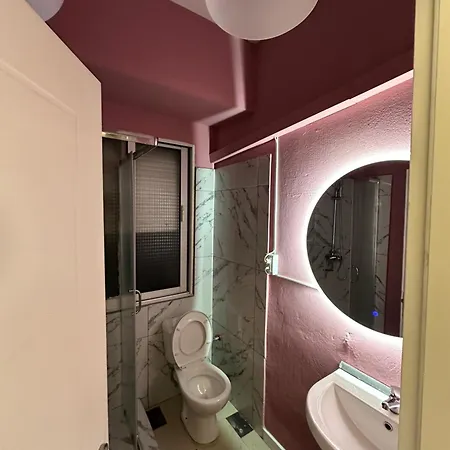 Hostel Blloku Vibes - Female Only Tirana
