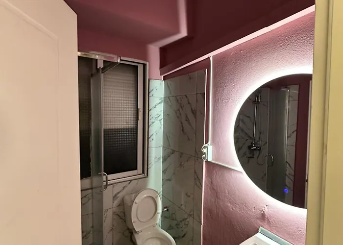 Blloku Vibes - Female Only Hostal Tirana